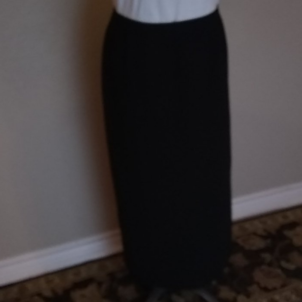 Jones wear suit skirt